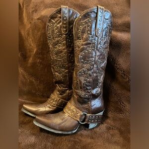 Lane Women’s Stud Rocker Boots, distressed brown